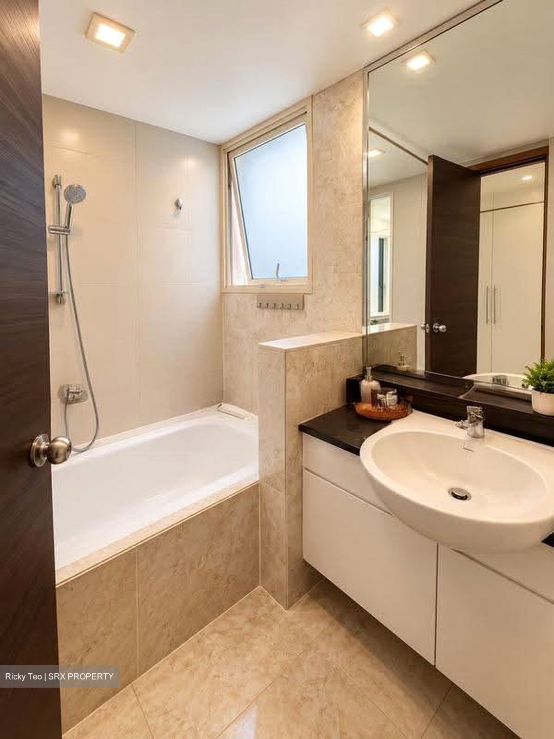 Lilydale (D27), Condominium #630554671